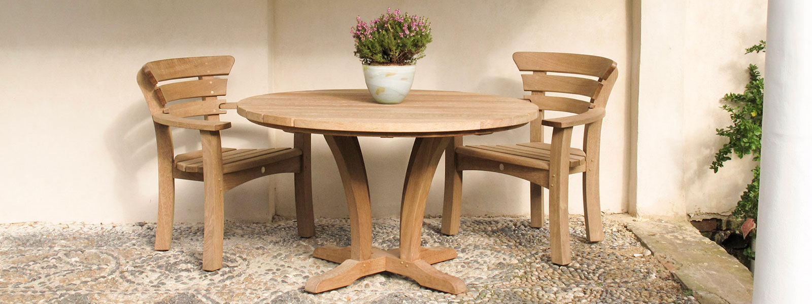 Finding The Right Oak Table For Your Garden Gaze Burvill